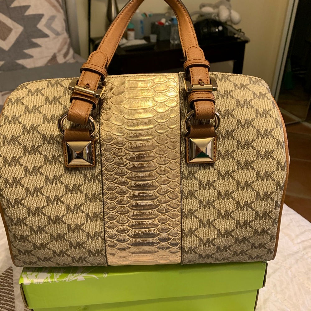 Handbag